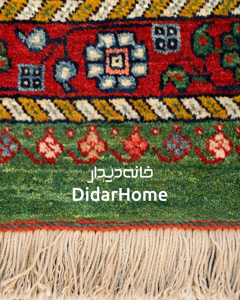 فرش دستباف قشقایی طرح ترنجی ذرع و نیم