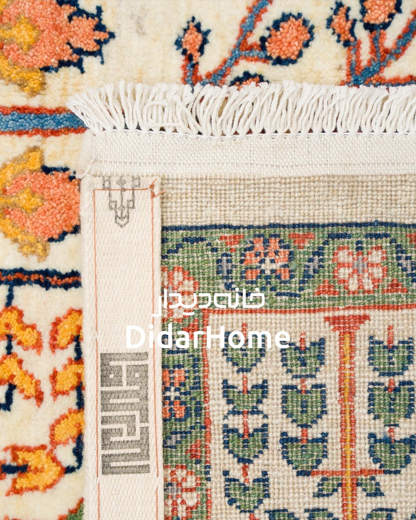 فرش دستباف محل طرح درخت زندگی سه متری