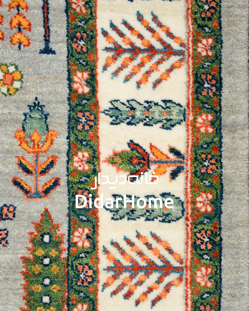 فرش دستباف محل طرح درخت زندگی سه متری