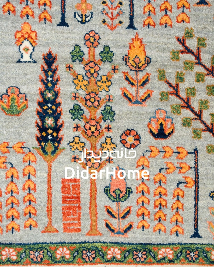 فرش دستباف محل طرح درخت زندگی سه متری