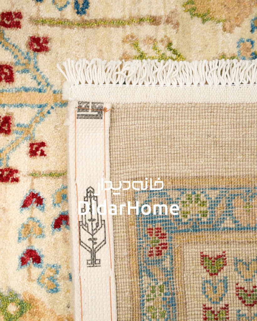 فرش دستباف محل طرح درخت زندگی نه متری