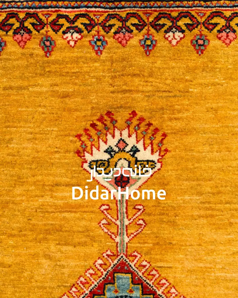 فرش دستباف قشقایی طرح ترنجی ۲/۰۴ متری